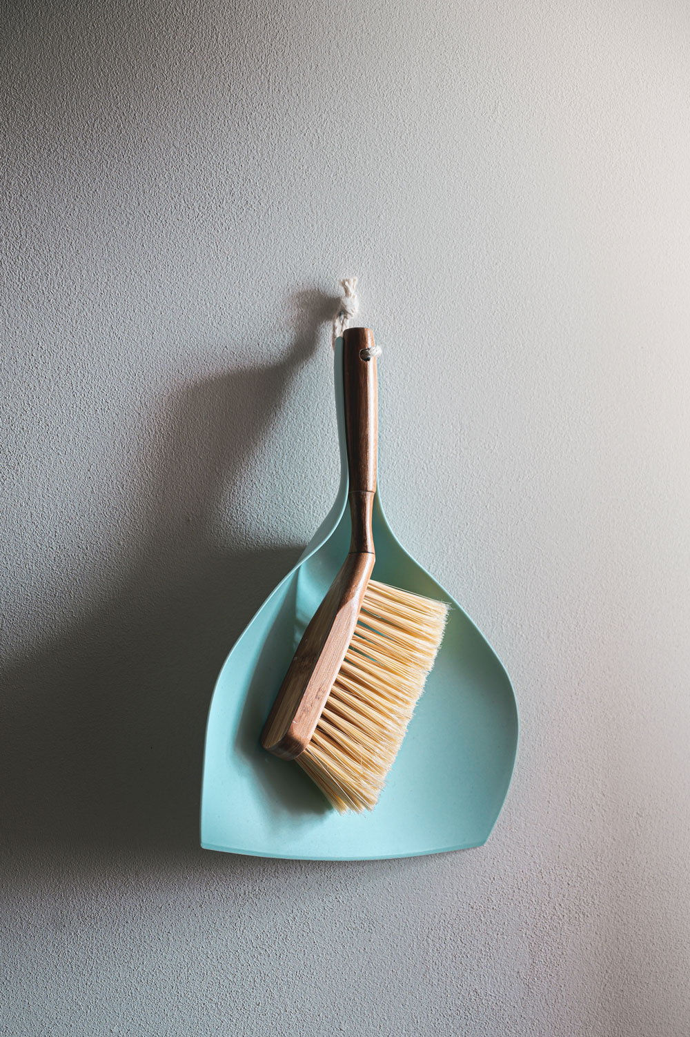 Trucos de limpieza con papel de horno: cómo limpiar tu casa